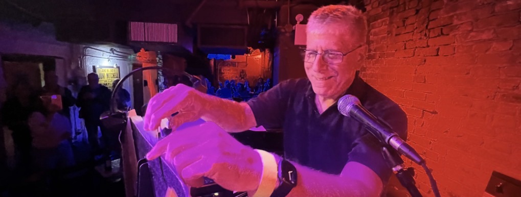 “Play Your Melody” Di Phil Lentz